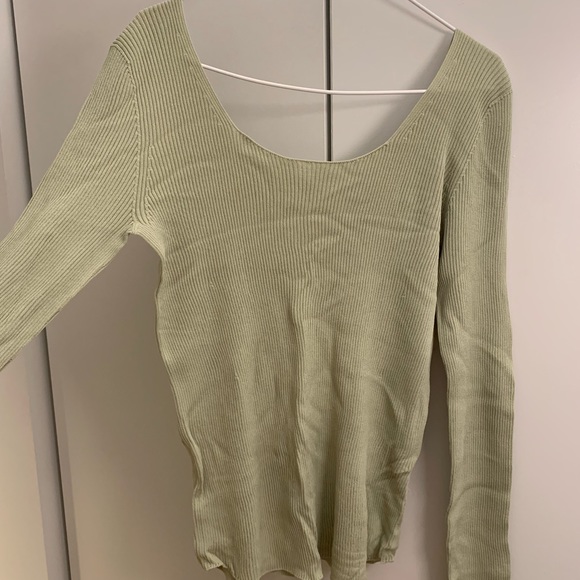 Uniqlo U knit top size L - Picture 8 of 8
